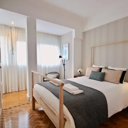 Rent this 2 bed apartment on Rua 2 in 1070-176 Lisbon, Portugal