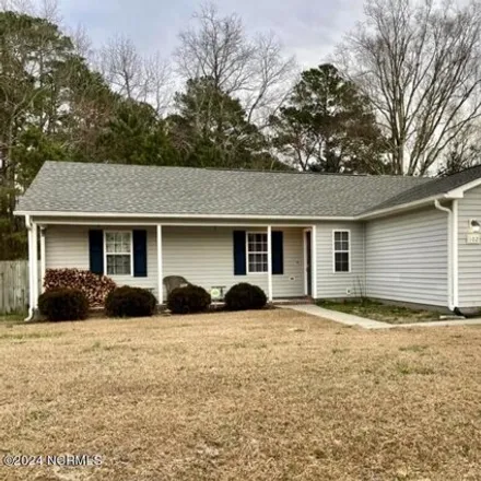 Buy this 3 bed house on 102 Nicole Ct in Jacksonville, North Carolina