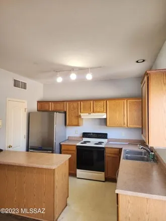 Image 4 - 5498 North Mesquite Bosque Way, Flowing Wells, AZ 85704, USA - House for rent