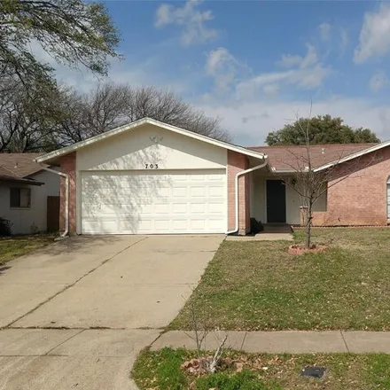 Rent this 3 bed house on 717 Salem Drive in Arlington, TX 76014