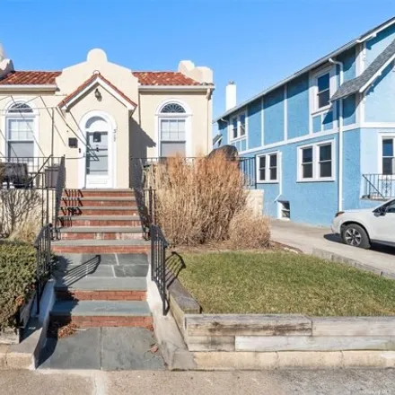 Buy this 6 bed house on 317 West Walnut Street in City of Long Beach, NY 11561