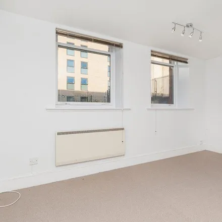 Image 7 - Edina Place, City of Edinburgh, EH7 5RR, United Kingdom - Apartment for rent