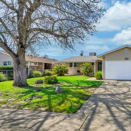 Buy this 3 bed house on 3010 Blackpool Way in Rancho Cordova, CA 95670