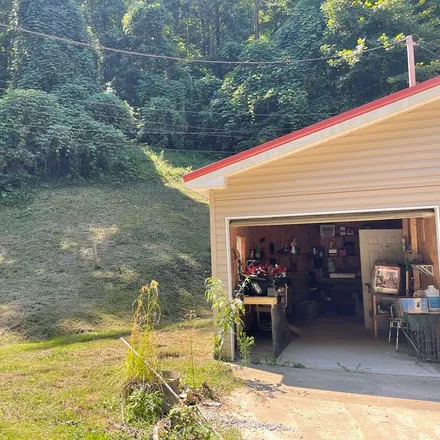 Image 9 - 211 May Branch Road, Cliff, Prestonsburg, KY 41653, USA - House for sale