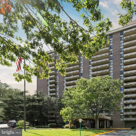 Buy this 1 bed condo on Old Meadow Road in Tysons, VA 22109