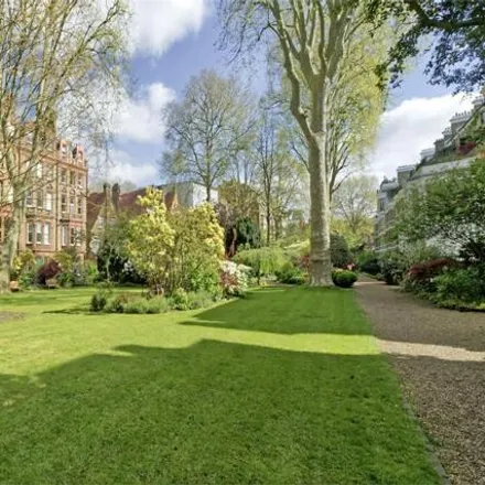 Image 3 - 63 Harrington Gardens, London, SW7 4LS, United Kingdom - Apartment for sale