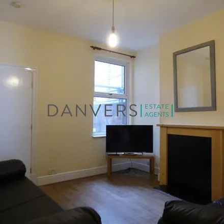 Rent this 5 bed townhouse on Wilberforce Road in Leicester, LE3 0GT