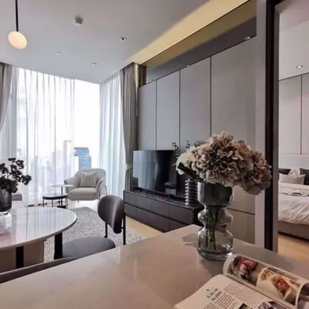 Rent this 1 bed apartment on Chit Lom Road in Ratchaprasong, Pathum Wan District
