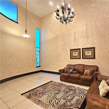 Image 5 - 2144 Sabinal Street, Mission, TX 78572, USA - House for sale