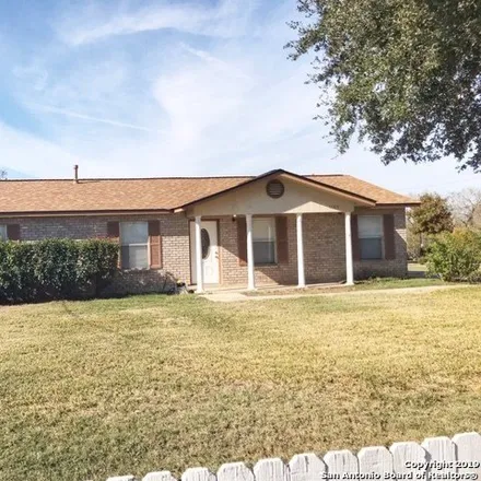 Image 2 - 1123 Standish Street, Floresville, TX 78114, USA - House for rent