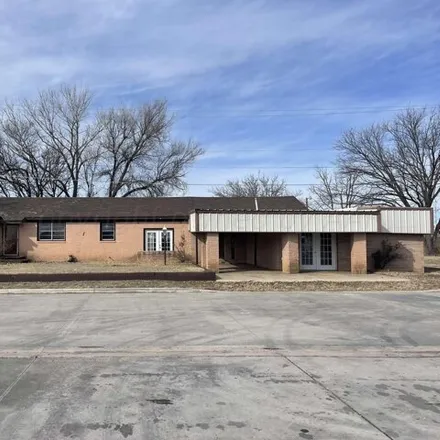 Image 2 - Valero, 805 West 2nd Street, Clarendon, TX 79226, USA - House for sale