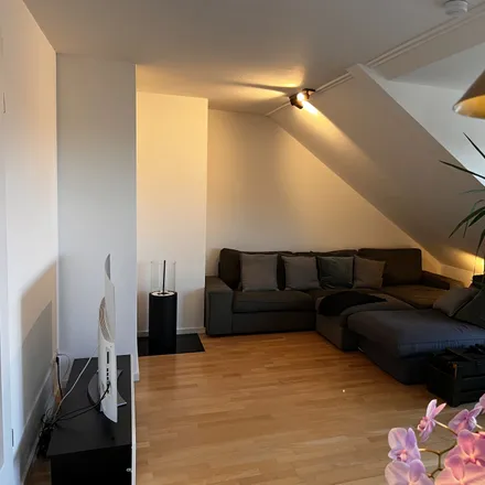 Rent this 2 bed apartment on Rennbahnstraße 103 in 81929 Munich, Germany