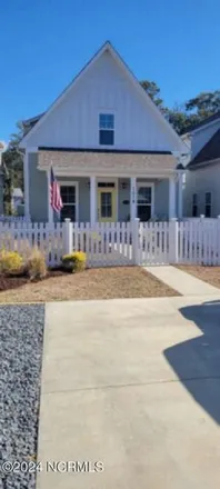 Buy this 3 bed house on 1056 North Caswell Avenue in Southport, NC 28461