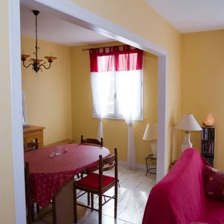 Rent this 4 bed apartment on 3 Rue de l'Hôtel de Ville in 10800 Saint-Julien-les-Villas, France