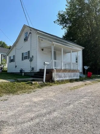 Buy this 3 bed house on 68 North 9th Street in Sainte Genevieve, MO 63670