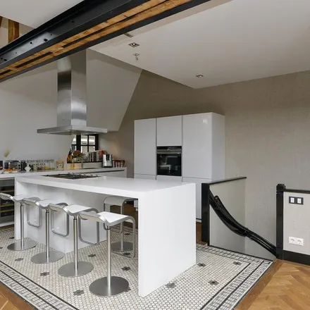 Rent this 5 bed apartment on Tintorettostraat 10-1 in 1077 RT Amsterdam, Netherlands