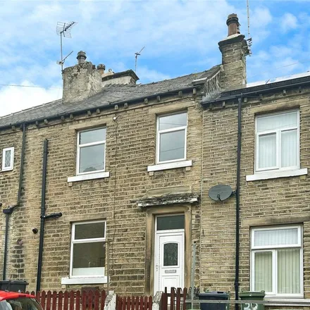 Rent this 2 bed townhouse on New Street in Milnsbridge, HD3 4LW