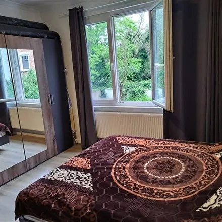 Rent this 1 bed apartment on Frans de l'Arbrelaan 16 in 2170 Antwerp, Belgium