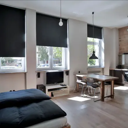 Rent this 1 bed apartment on Robert-Mayer-Straße 37 in 60486 Frankfurt, Germany