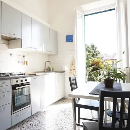 Rent this 3 bed apartment on Florence