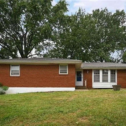 Image 1 - 721 Northwest 5th Street, Blue Springs, MO 64014, USA - House for sale