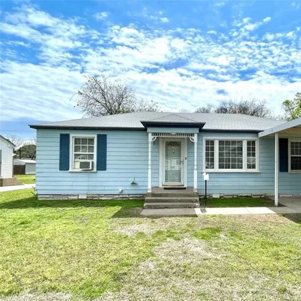 Buy this 2 bed house on 778 Maxwell Street Northwest in Ardmore, OK 73401