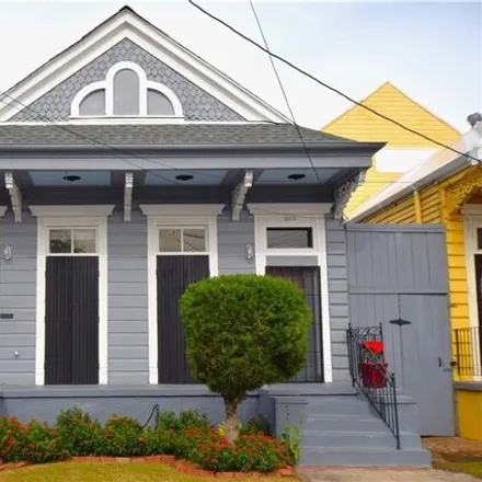 Buy this 6 bed house on 3315 Dryades Street in New Orleans, LA 70115