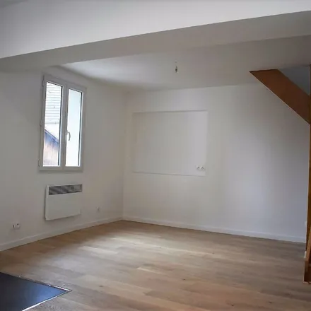 Rent this 2 bed apartment on Boulangerie Boulay in Rue Édouard Bourchy, 95260 Beaumont-sur-Oise