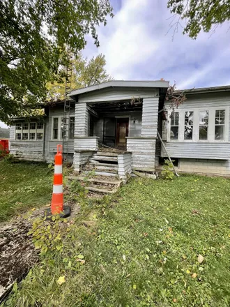 Image 2 - 422 Maple Street, Chenoa, McLean County, IL 61726, USA - House for sale