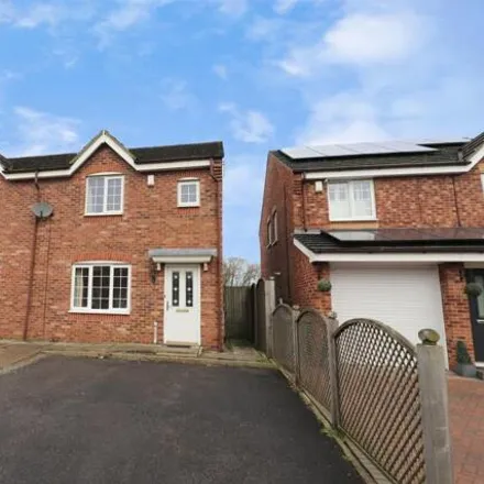 Buy this 3 bed duplex on Old School Lane in Althorpe, DN17 3BD