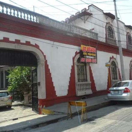 Buy this 8 bed house on Unidad de Medicina Familiar 16 Col. Guerrero in Calle Francisco González Bocanegra, Cuauhtémoc