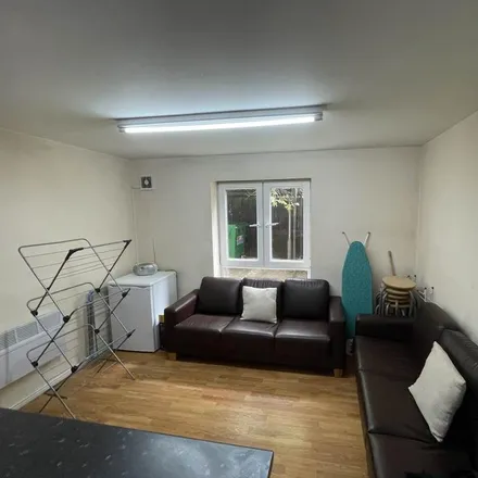 Image 6 - Gwennyth Street, Cardiff, CF24 4QY, United Kingdom - Apartment for rent