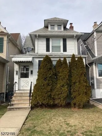 Rent this 2 bed house on Wells Fargo in Williams Street, Roselle Park