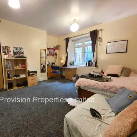 Image 3 - Spring Road, Leeds, LS6 3BF, United Kingdom - Townhouse for rent