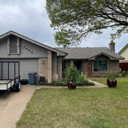 Image 1 - 2445 Claremont Drive, Grand Prairie, TX 75052, USA - House for sale