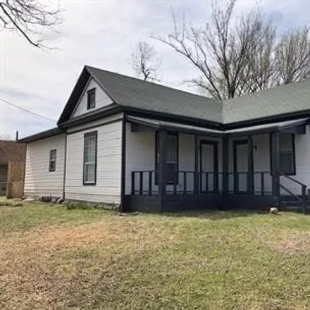 Rent this 3 bed house on 104 West Munson Street in Denison, TX 75021