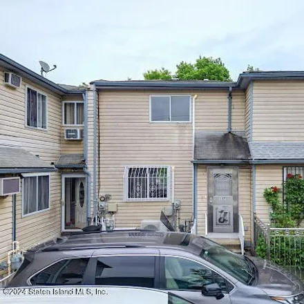 Buy this 3 bed house on 187 Mosel Avenue in New York, NY 10304