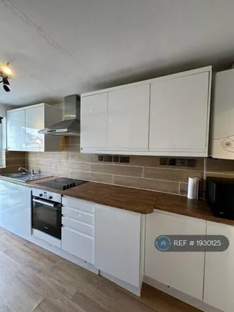 Rent this 2 bed room on Malvern Road in Freezywater, London