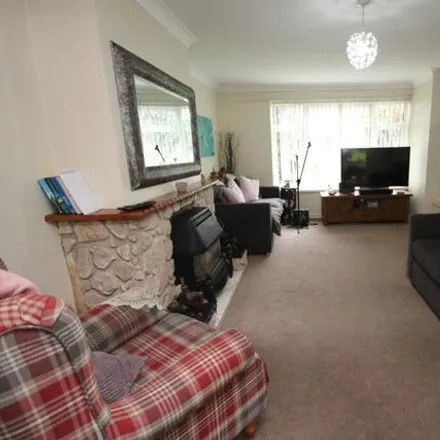 Image 9 - Uplands Crescent, Llandough, CF64 2PS, United Kingdom - Duplex for sale