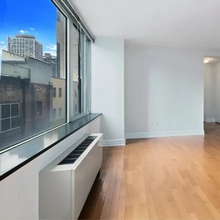 Image 4 - Bridge Tower Place, East 61st Street, New York, NY 10021, USA - Condo for sale