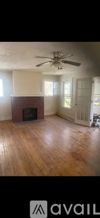 Rent this 3 bed apartment on Sunset Ave