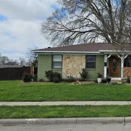 Buy this 4 bed house on 279 Tulip Drive in Centerville, Garland