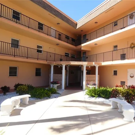 Buy this 2 bed condo on 5003 Brittany Drive South in Bayway Isles, Saint Petersburg