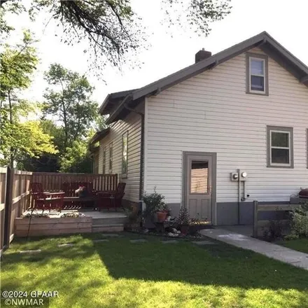 Image 3 - 334 6th Street West, Thief River Falls, MN 56701, USA - House for sale