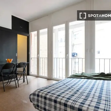 Rent this studio apartment on Carrer de Viladomat in 322, 08001 Barcelona