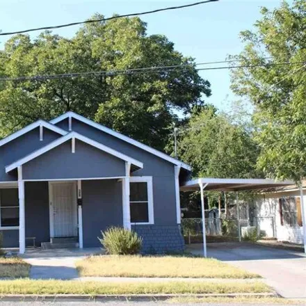 Rent this 2 bed house on 622 Ceniza Street in Del Rio, TX 78840