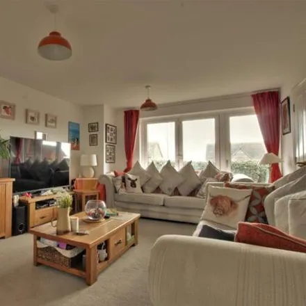 Image 2 - Portsea View, Havant, PO9 3FE, United Kingdom - House for sale