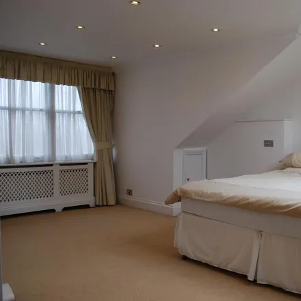 Image 5 - 28 Sunny Gardens Road, London, NW4 1RT, United Kingdom - Apartment for rent