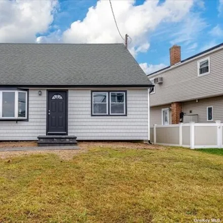Buy this 4 bed house on 831 Atlantic Street in Village of Lindenhurst, NY 11757