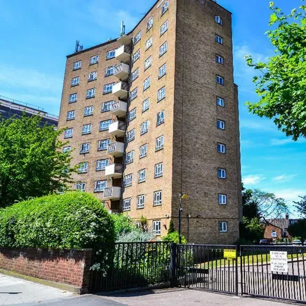 Rent this 3 bed apartment on Orchard Mead House in Finchley Road, Childs Hill